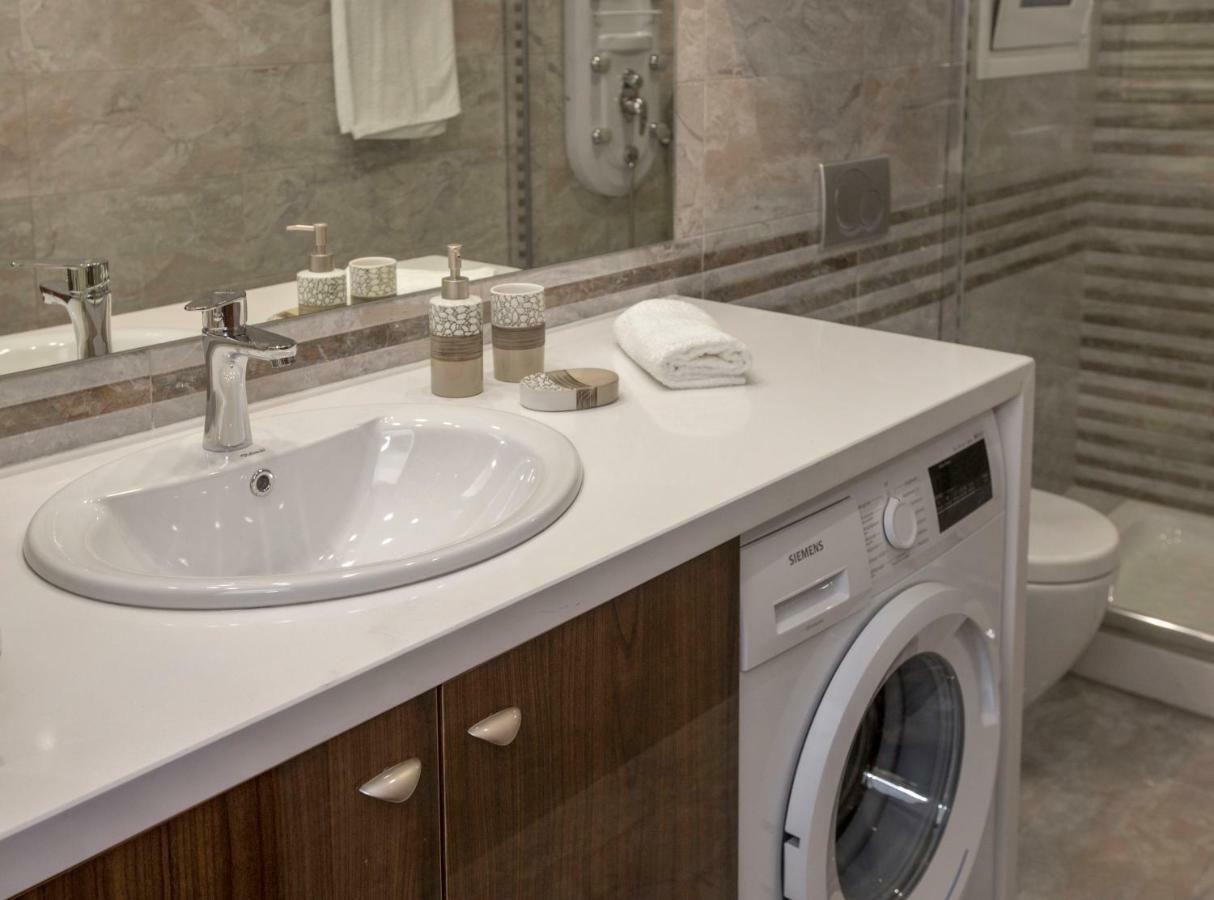 Spacious & Convenient Place Near Acropolis Museum By Ghh Athena Bagian luar foto