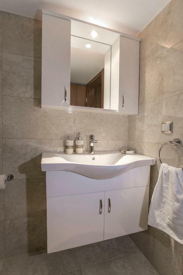 Spacious & Convenient Place Near Acropolis Museum By Ghh Athena Bagian luar foto